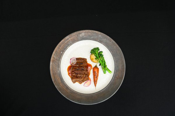 How Can UK Women's Fashion Innovate While Staying Classic?